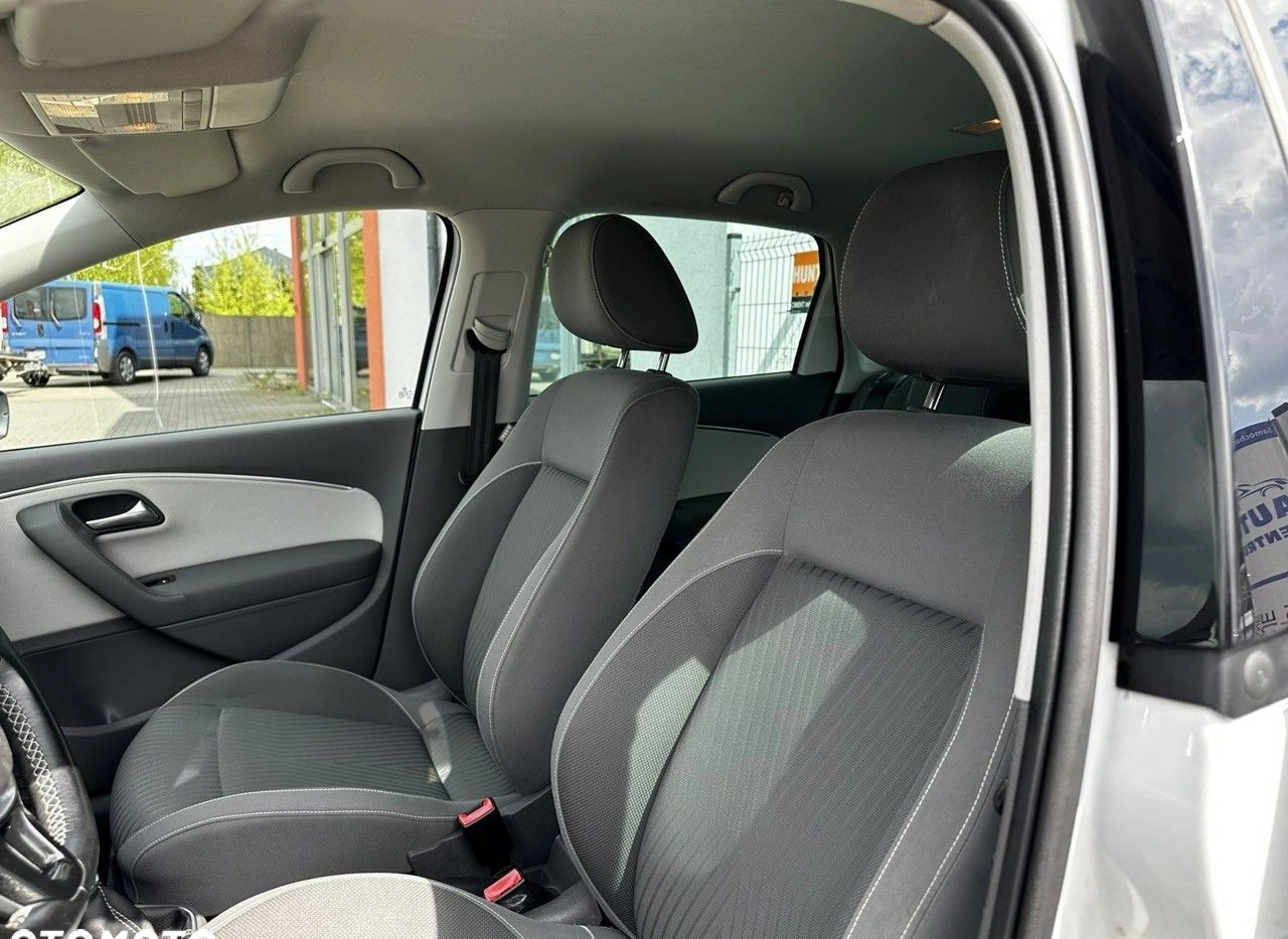 Volkswagen Polo cena 29900 przebieg: 139000, rok produkcji 2014 z Ożarów małe 277